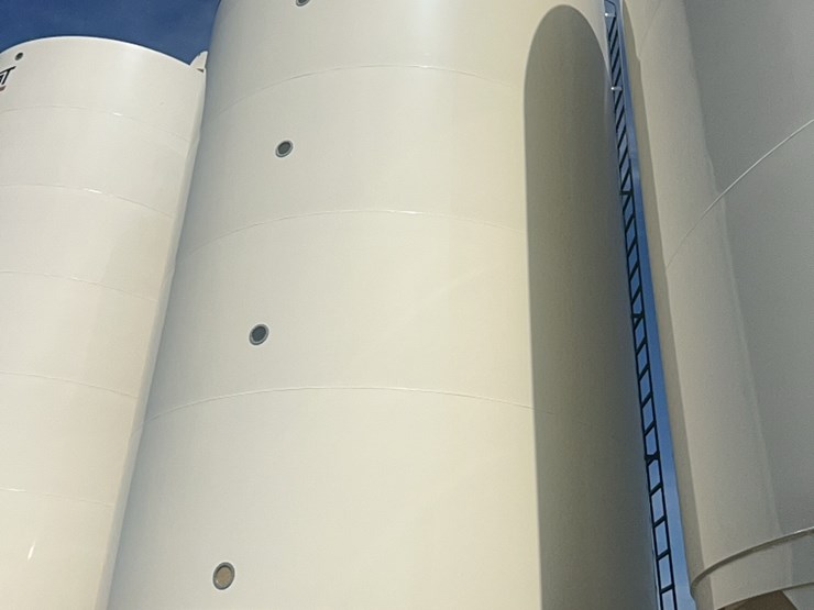 concept-5,000-bushel-hopper-bin,-fully-equipped-with-agi-grainguard-10-hp-bin-fan-with-three-phase-electric-motor-image-16