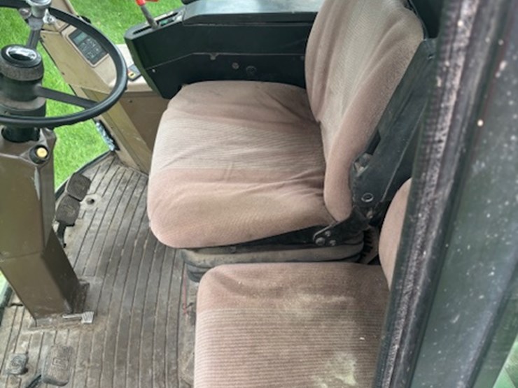 john-deere-6810-image-22