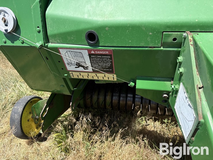 2005-john-deere-567-image-17