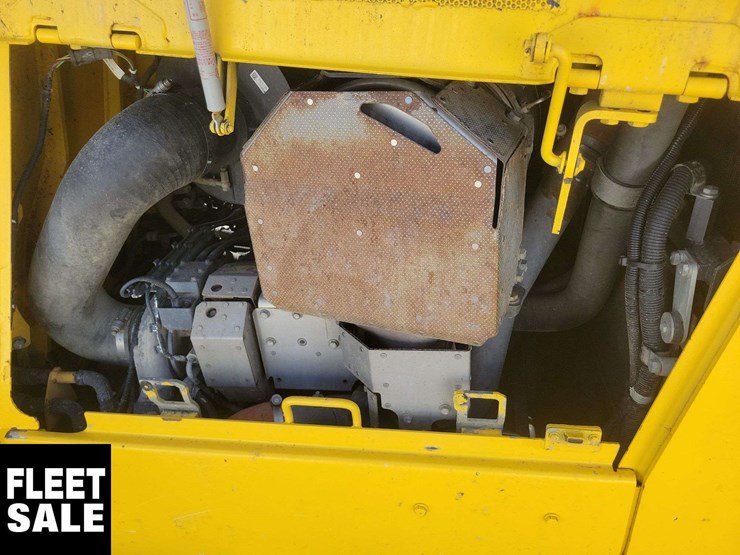 2013-komatsu-d65px--17-image-28