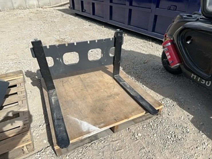 lot#--hercules-h130-mini-wheel-loader-with-fork-and-bucket-attachment-image-7
