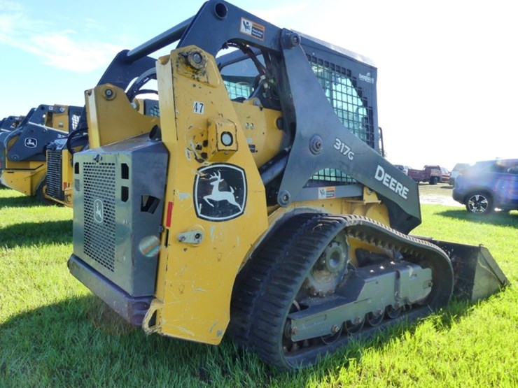 deere-317g-image-3