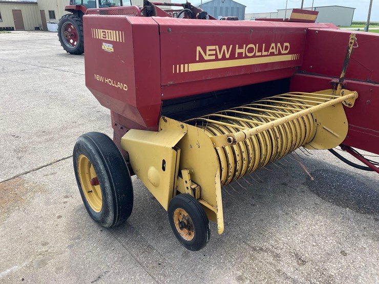 new-holland-311-image-12