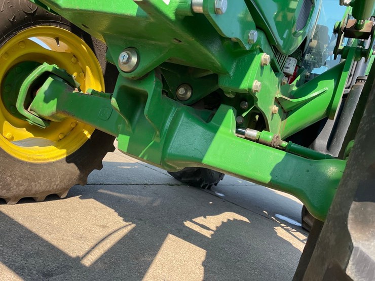 2015-john-deere-6115d-image-28