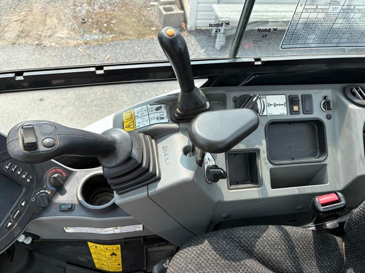 2021-bobcat-e26-image-23