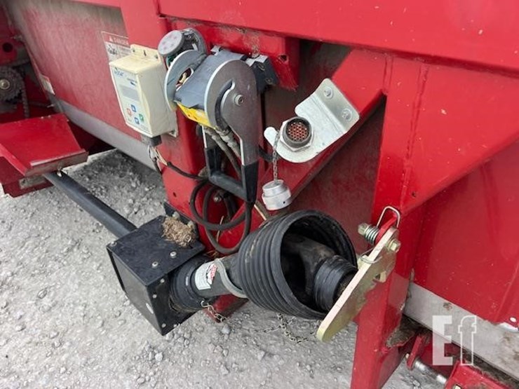 2011-case-ih-3408-image-24