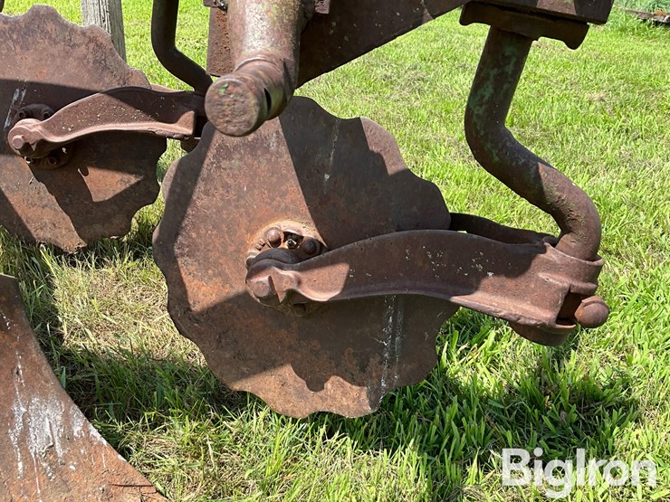 john-deere-810-image-13