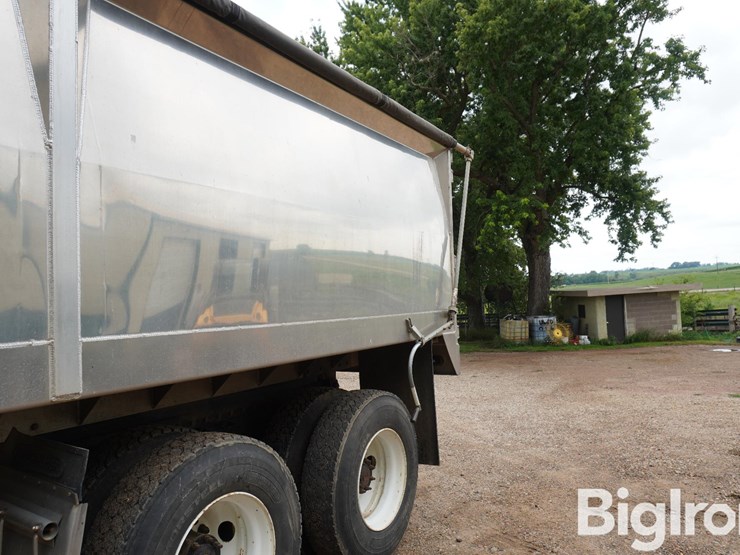 2000-freightliner-fld112-image-20