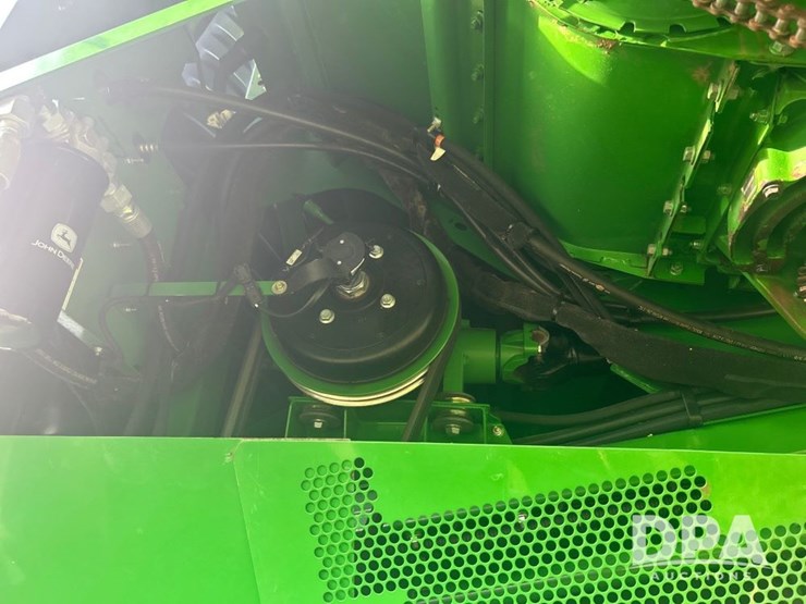 2013-john-deere-s670-image-30