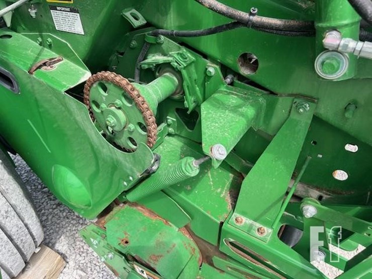 john-deere-560m-image-30