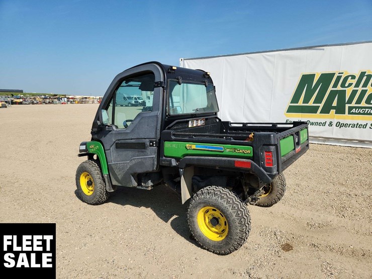 2015-john-deere-gator-image-2