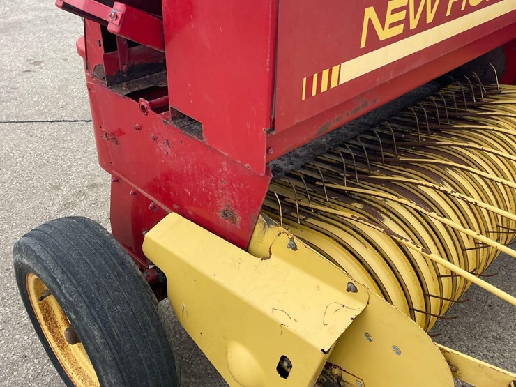 new-holland-311-image-38