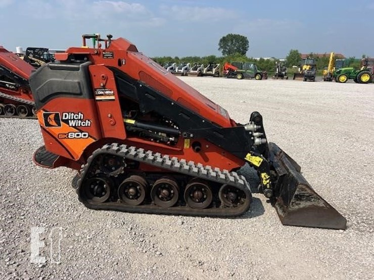 2021-ditch-witch-sk800-image-2