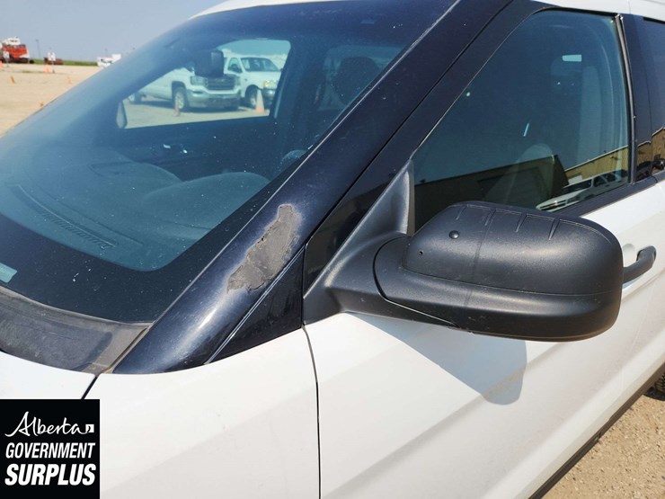 2017-ford-explorer-image-24