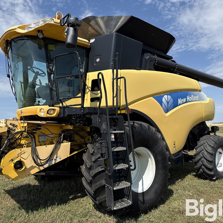 2008 NEW HOLLAND CR9070