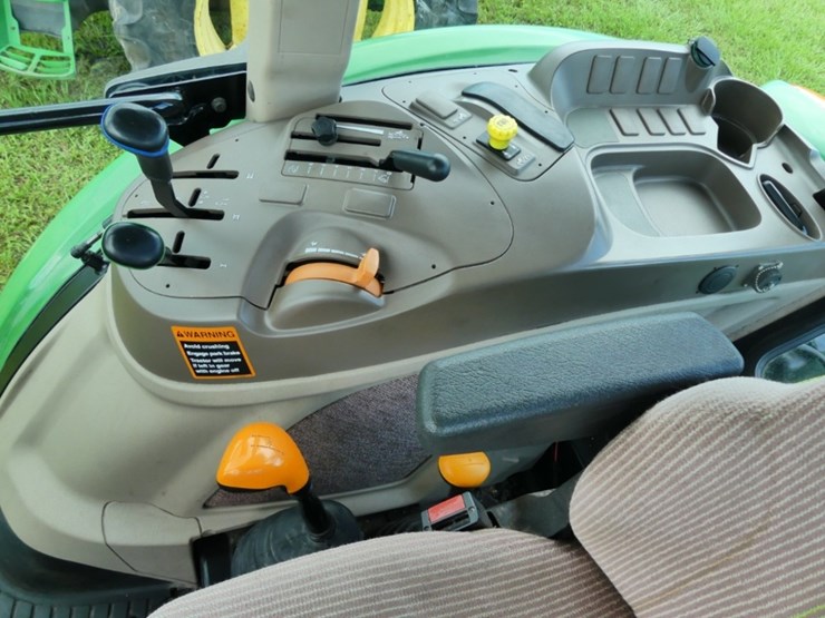 john-deere-6105d-image-10