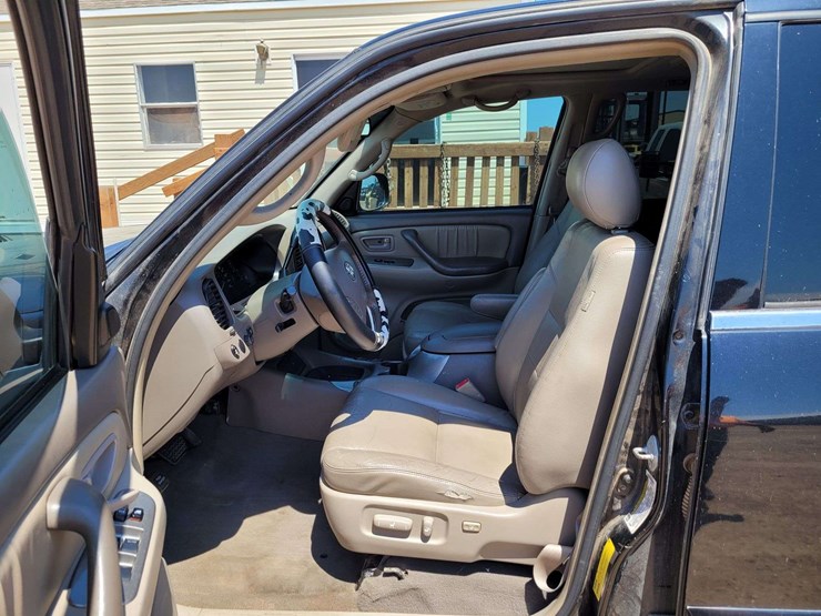 2005-toyota-sequoia-limited-image-9