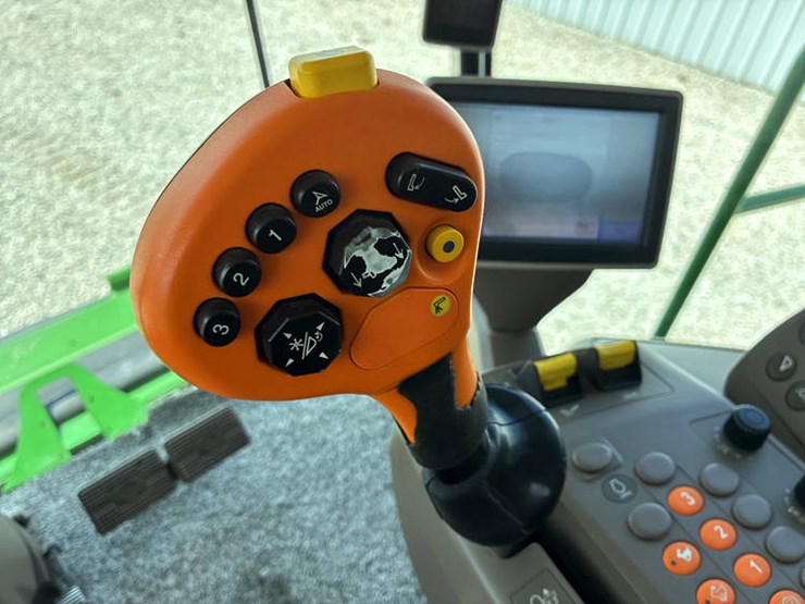 2012-john-deere-s660-image-110
