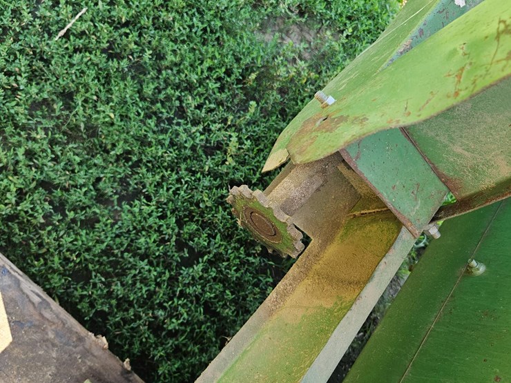 john-deere-444-image-17