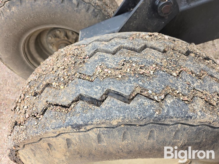 2011-case-ih-200-image-11