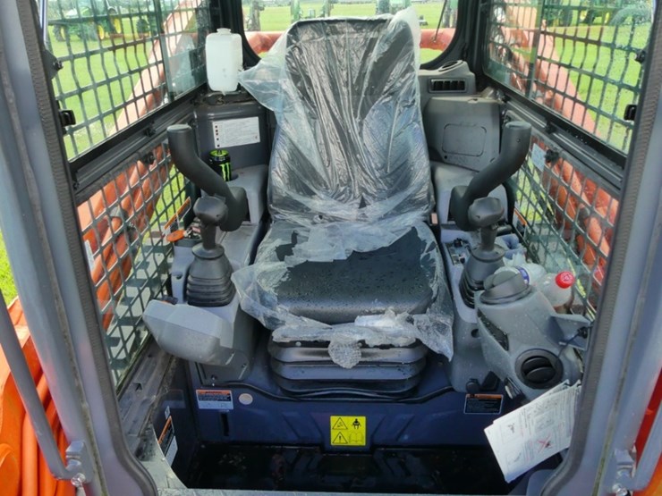 kubota-svl75-2-image-11