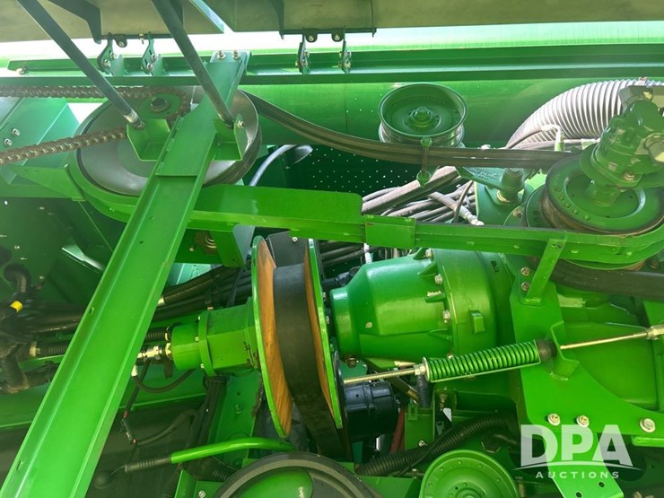2013-john-deere-s670-image-33