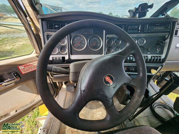 2010-kenworth-t800-image-21