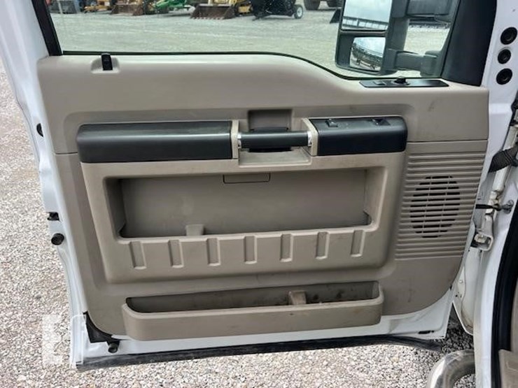 2008-ford-f550-image-39