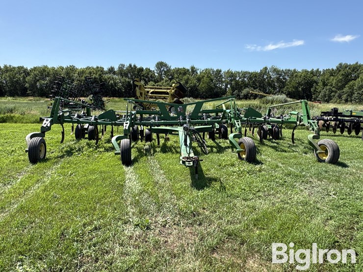 2010-john-deere-2410-image-2