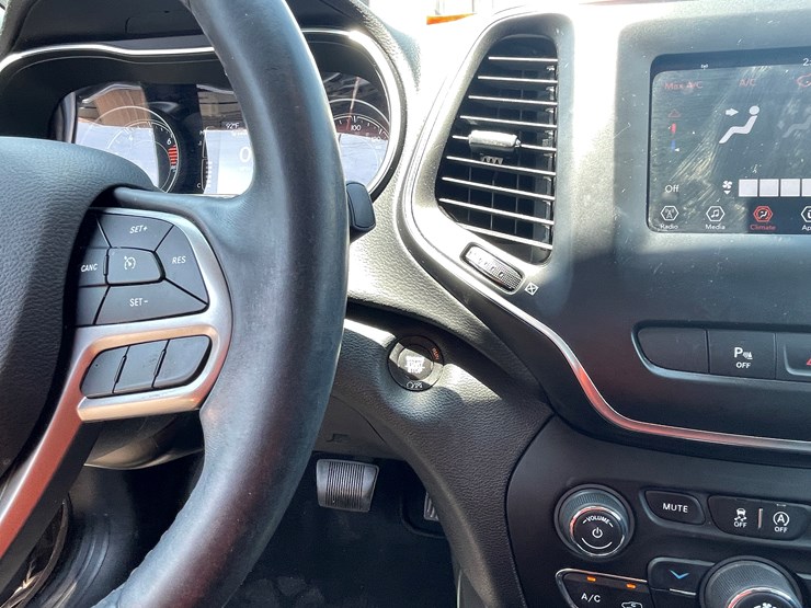 2019-jeep-cherokee-image-31