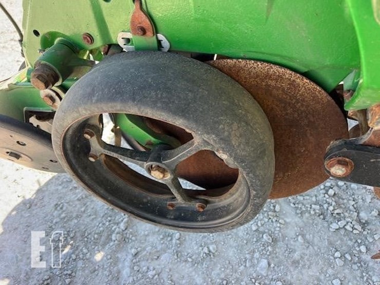 2009-john-deere-1770nt-image-63