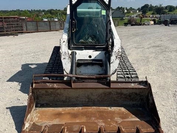 2007-bobcat-t300-image-8