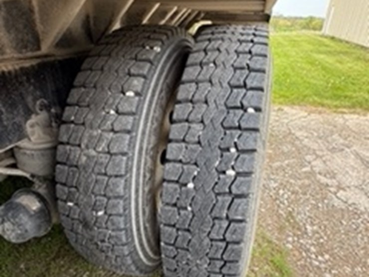 2012-kenworth-t800-image-19