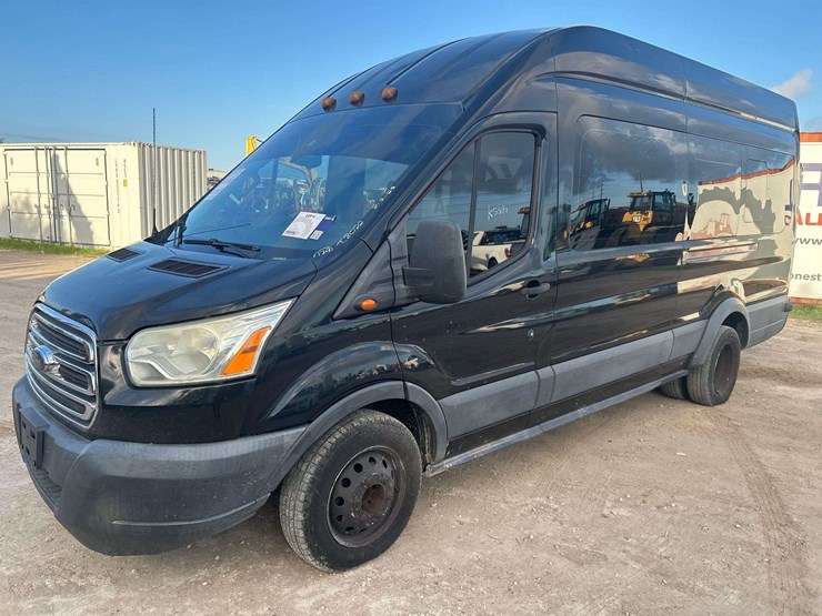 2015-ford-transit-image-1