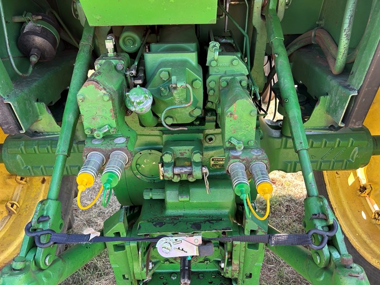 john-deere-4240-image-6