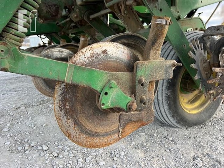 john-deere-1750-image-15