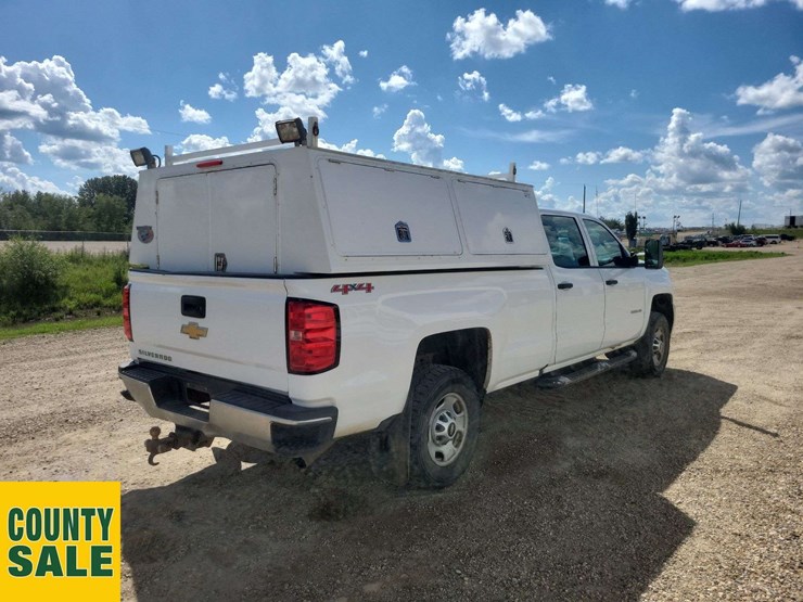 2017-chevrolet-silverado-2500hd-image-3