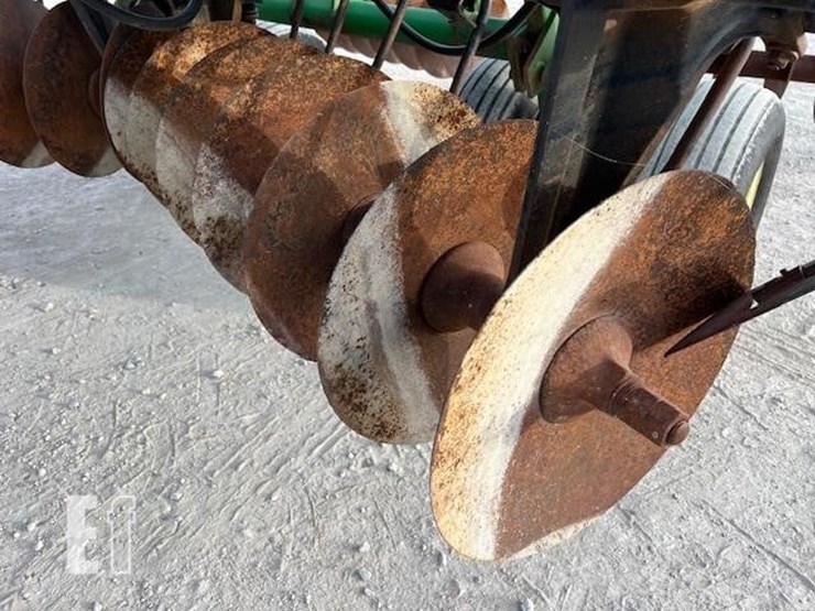john-deere-630-image-15