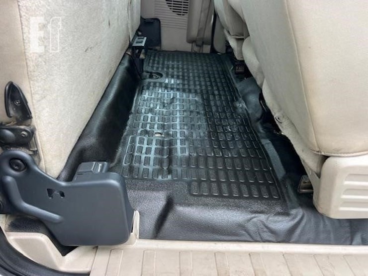 2008-ford-f550-image-24