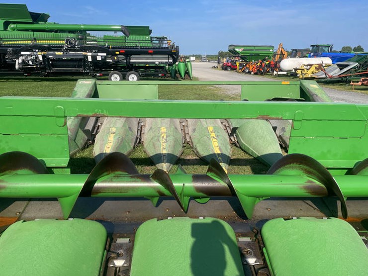 2009-john-deere-608c-image-16