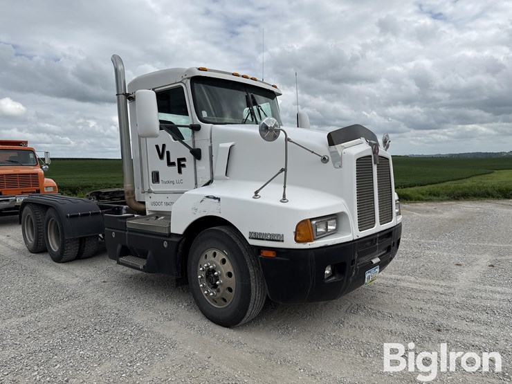 2002-kenworth-t600-image-3