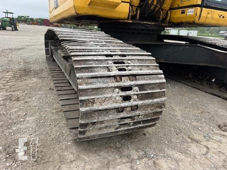 komatsu-pc210-lc-image-15