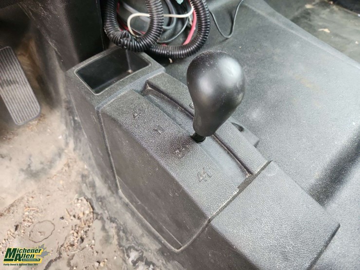 2015-chevrolet-silverado-1500-image-16