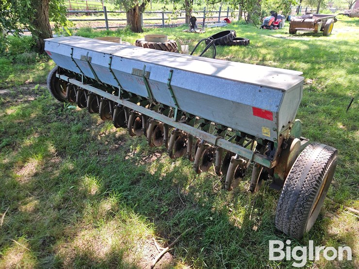 john-deere-b-image-5