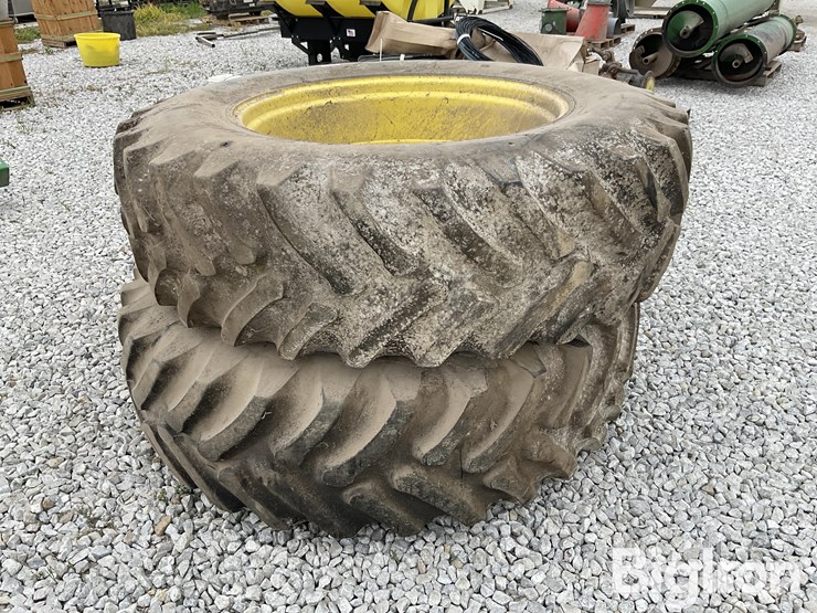 john-deere-10-image-3