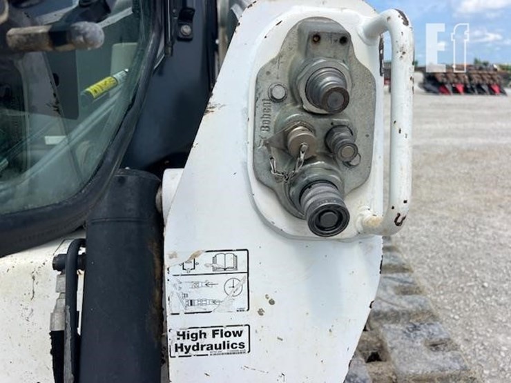 2020-bobcat-t870-image-28