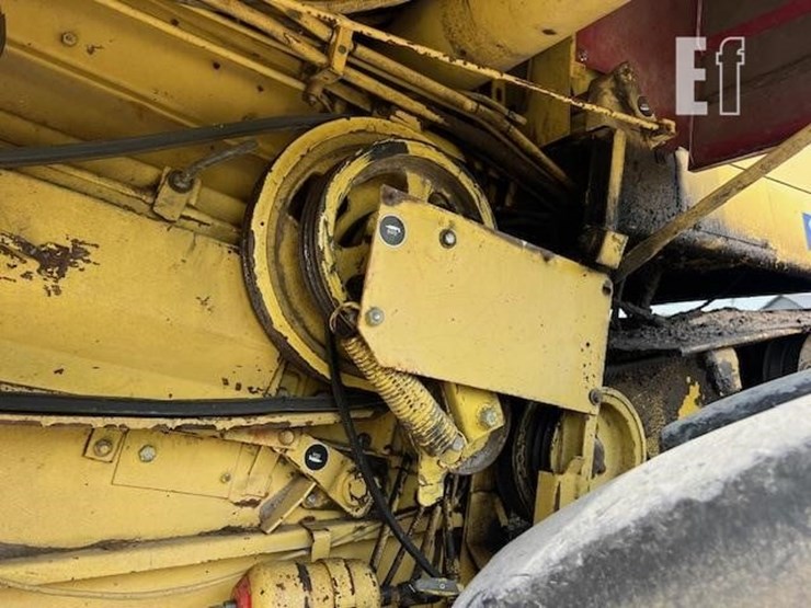 new-holland-tr85-image-28