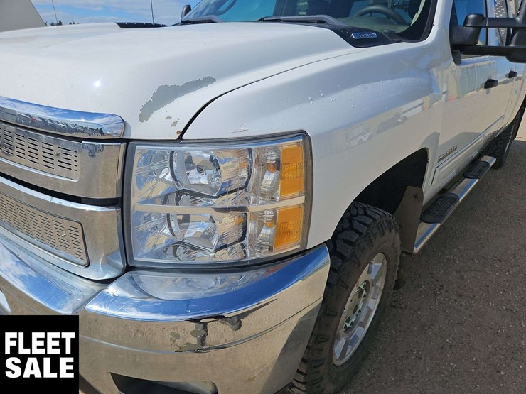 2012-chevrolet-silverado-2500hd-image-28