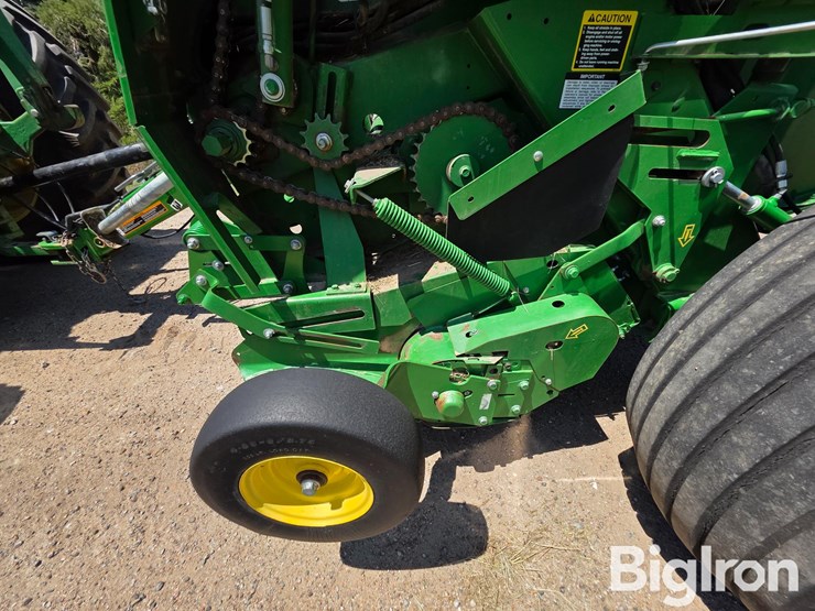 2019-john-deere-560m-image-10
