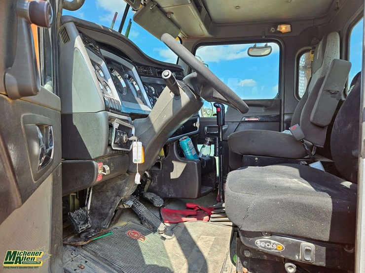2010-kenworth-t800-image-36